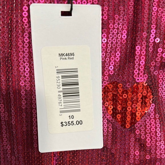 Elegant Sequin Heart Dress - Picture 5 of 5